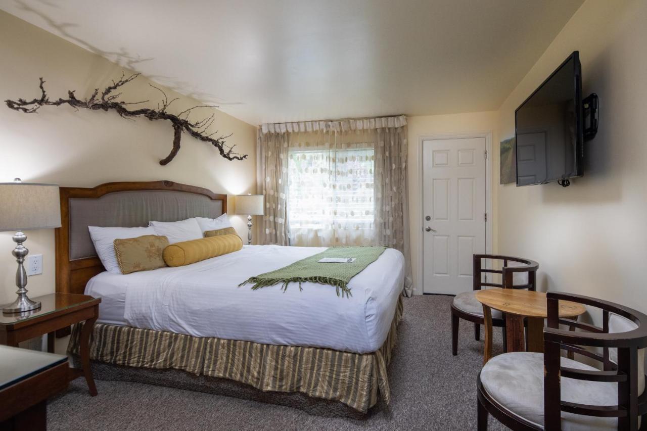 The Vendange Carmel Inn & Suites ภายนอก รูปภาพ