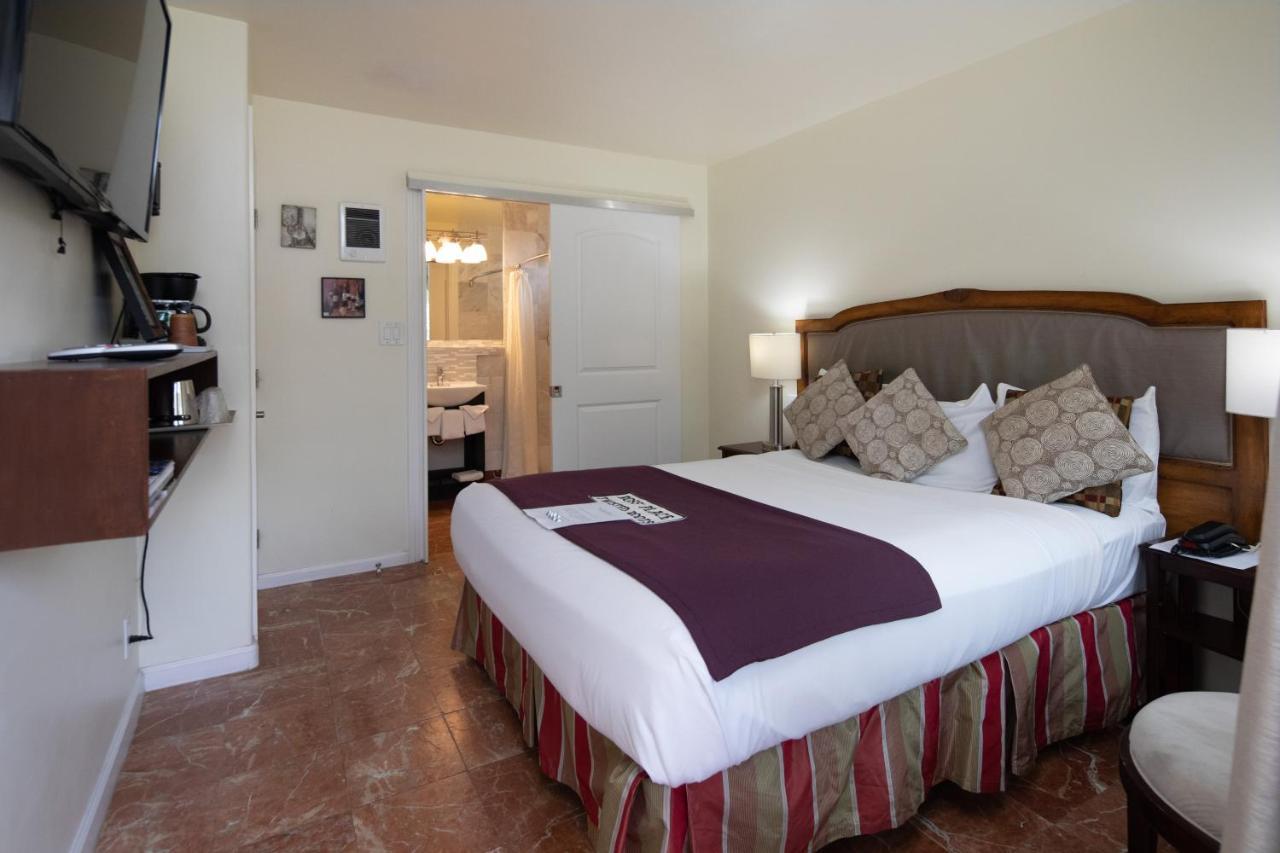 The Vendange Carmel Inn & Suites ภายนอก รูปภาพ
