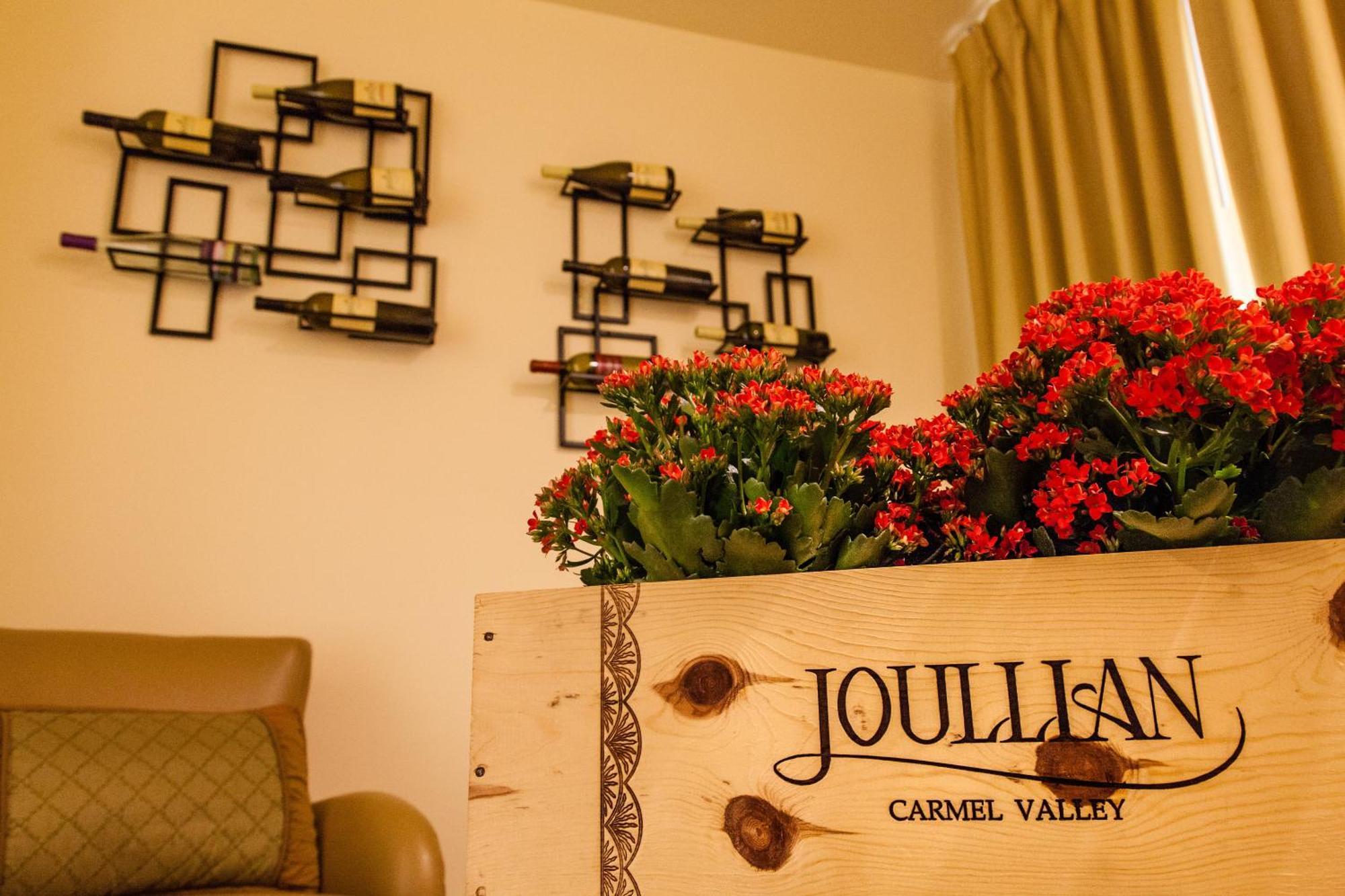 The Vendange Carmel Inn & Suites ภายนอก รูปภาพ