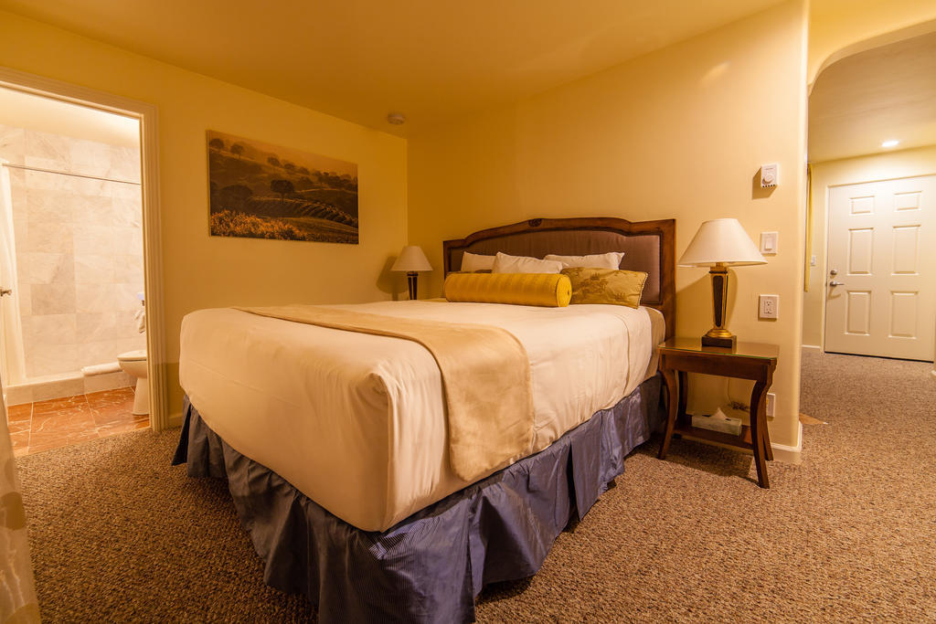 The Vendange Carmel Inn & Suites ห้อง รูปภาพ