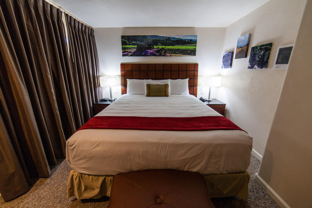 The Vendange Carmel Inn & Suites ห้อง รูปภาพ