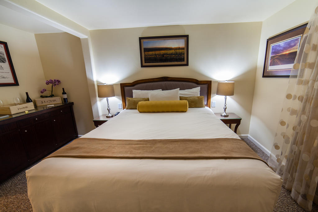 The Vendange Carmel Inn & Suites ห้อง รูปภาพ