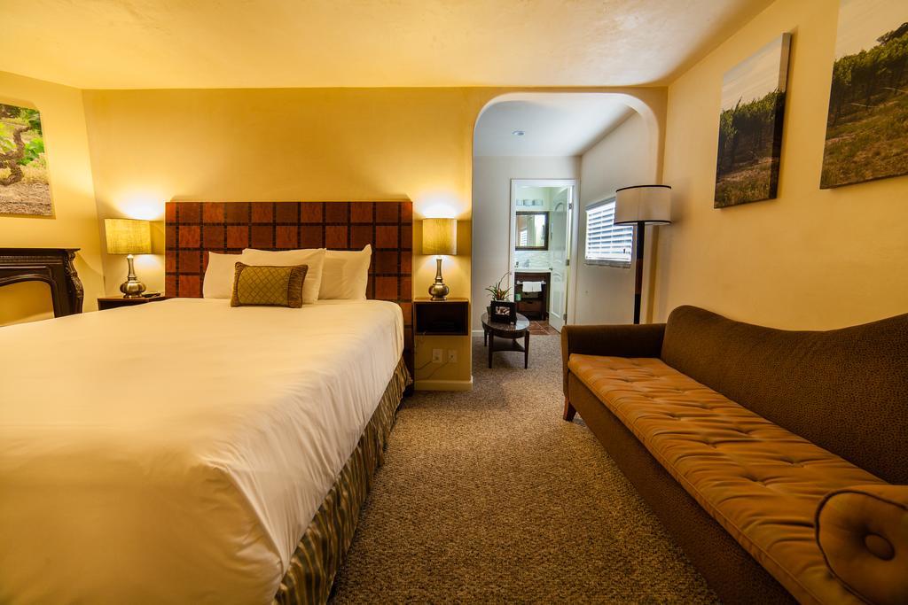 The Vendange Carmel Inn & Suites ห้อง รูปภาพ
