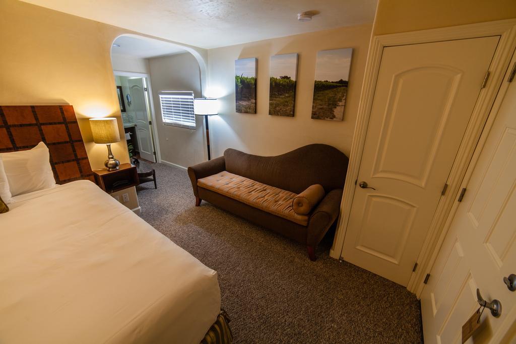 The Vendange Carmel Inn & Suites ห้อง รูปภาพ
